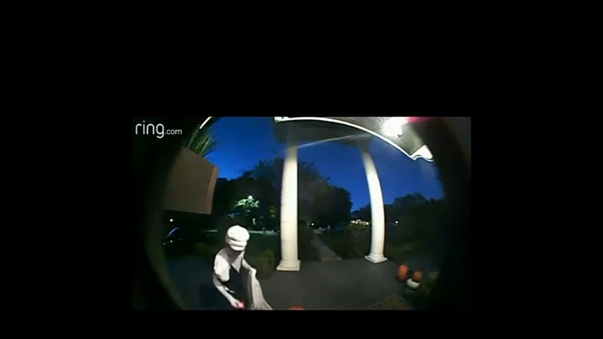 Trick-or-treater caught on camera filling empty bowl with her own candy on Halloween