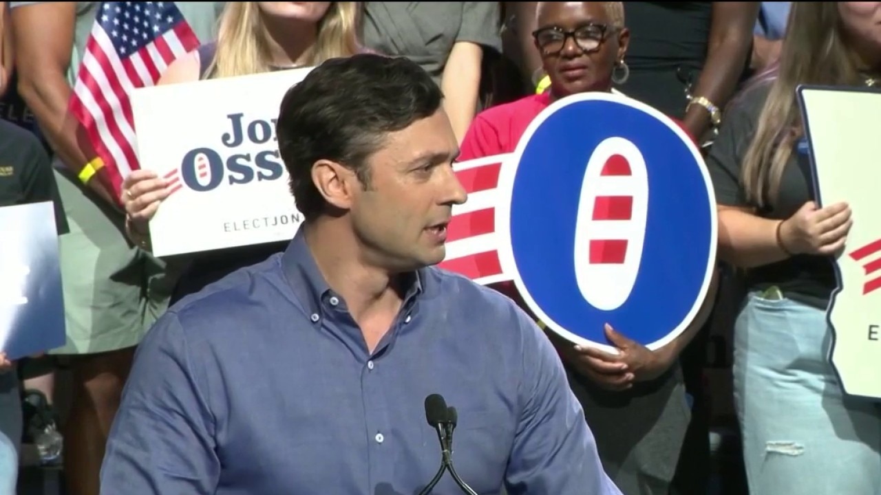 Sen. Jon Ossoff rallies supporters in Midtown Atlanta as election nears