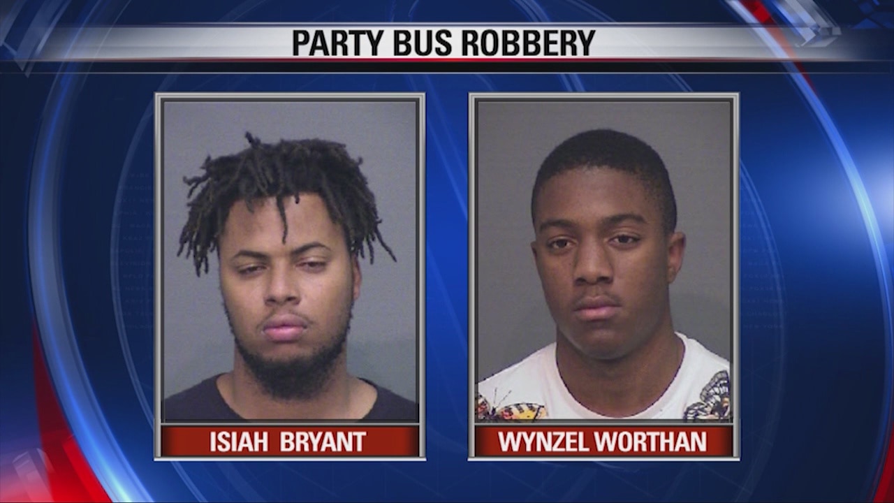 2 arrested after mob from party bus assaults Huntington Beach 7-Eleven store clerk