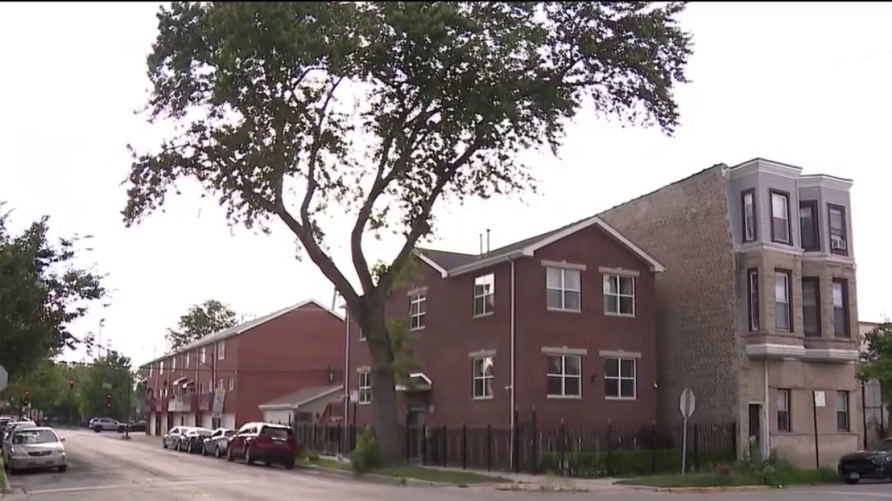 Chicago police seize dozens of firearms from Bridgeport home after domestic dispute