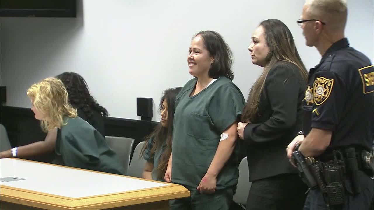 Mom accused of stabbing husband, 4 children to death says she does not want legal representation