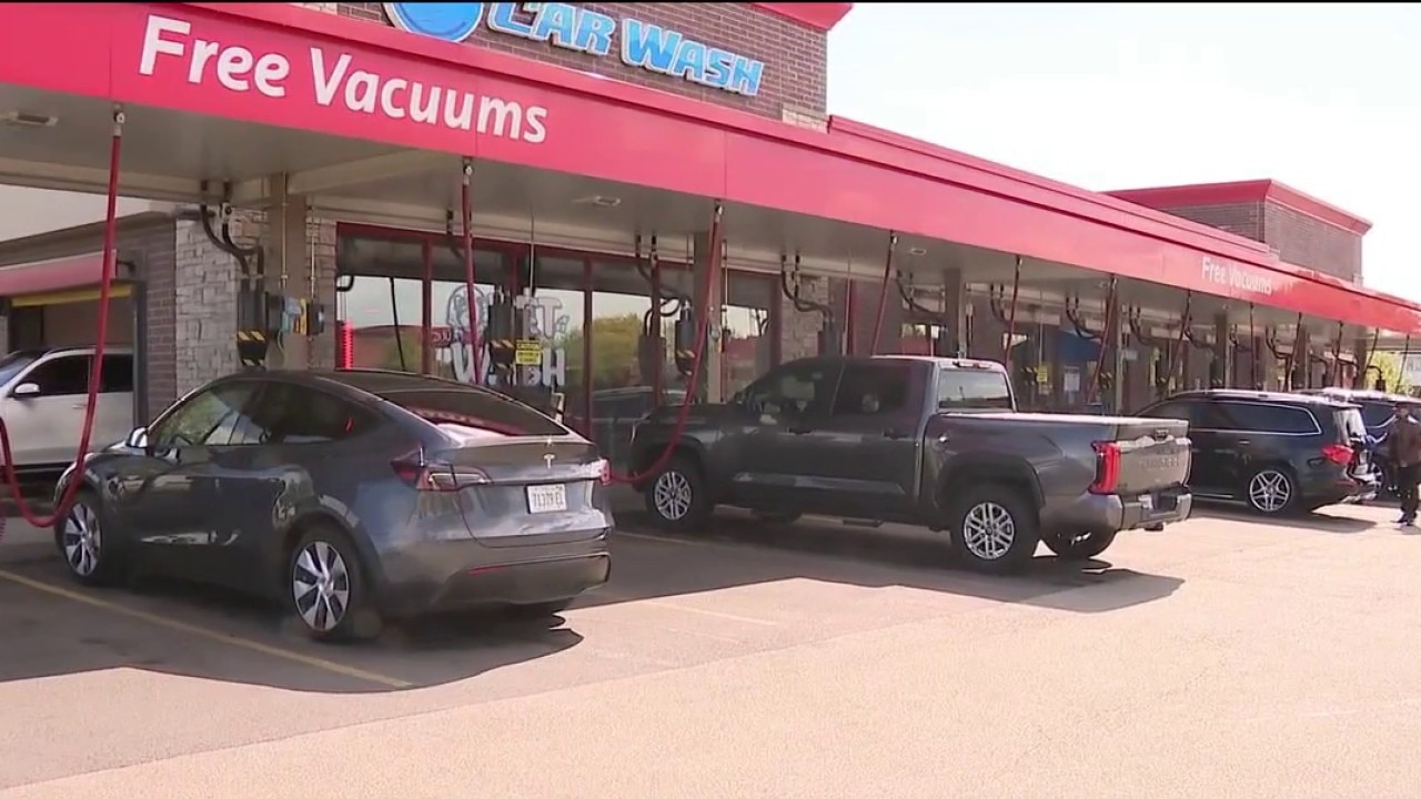 Pregnant woman saved by car wash hero in Tinley Park