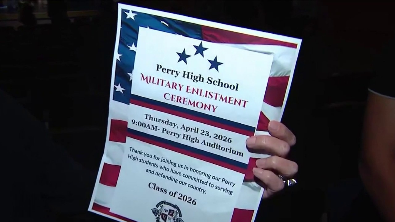 Perry High School hosts enlistment ceremony