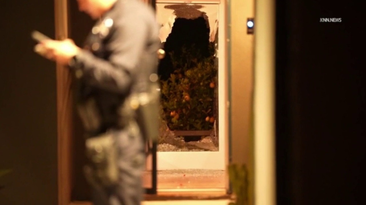 LAPD investigating string of burglaries in Valley Glene