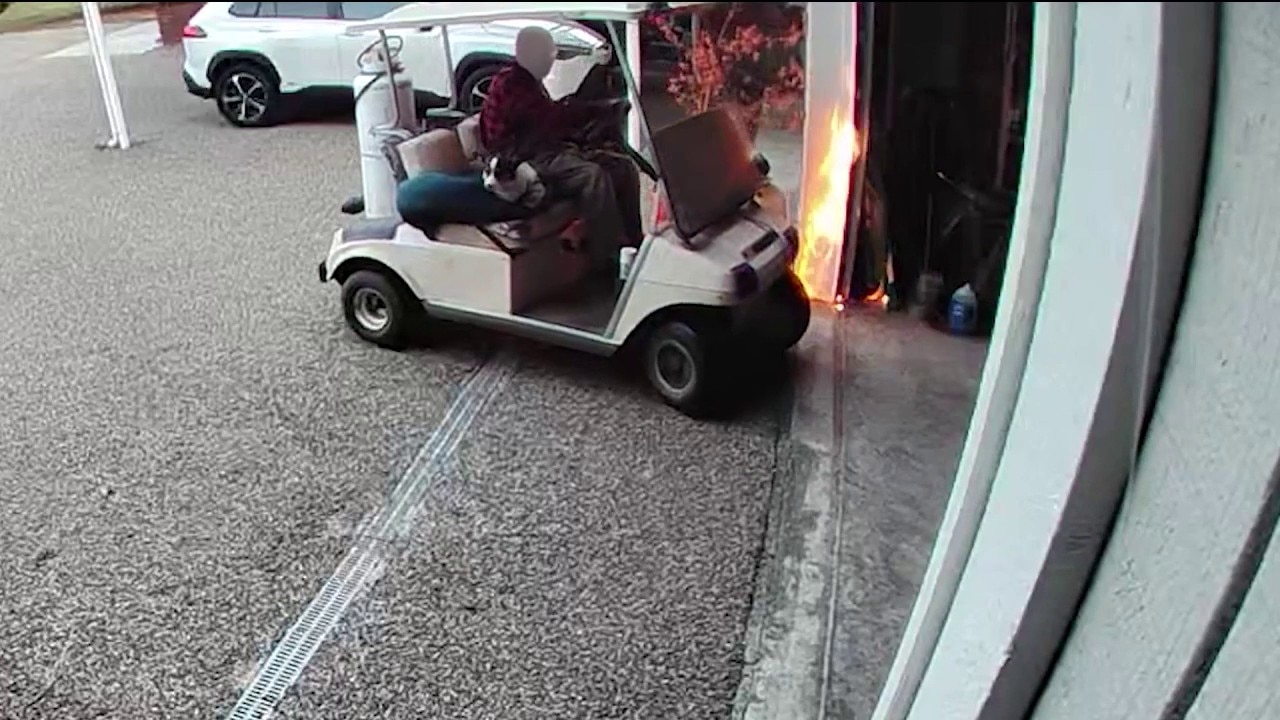 Video shows Kitsap County arsonist torching house from golf cart