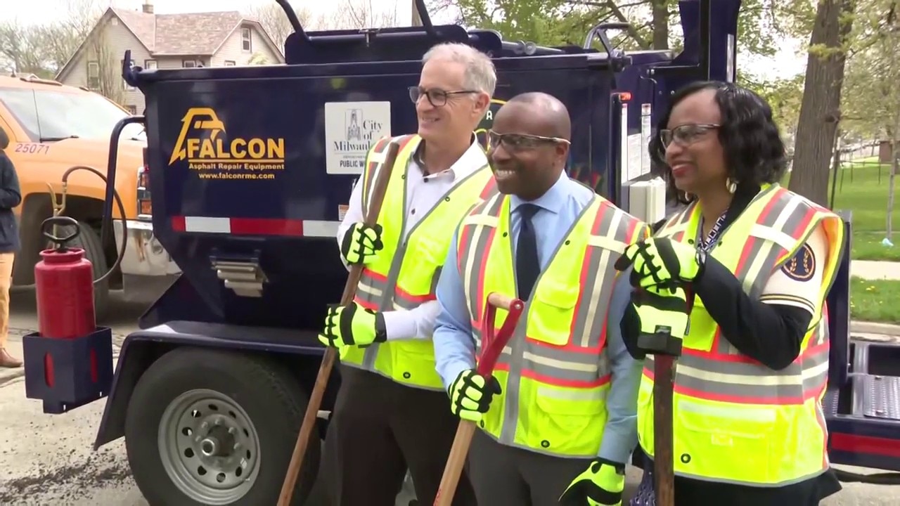 Brewers, DPW partner to fill potholes