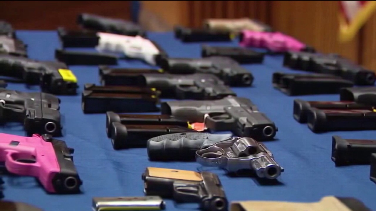 Chicago mayor to tighten city gun purchasing rules with executive order