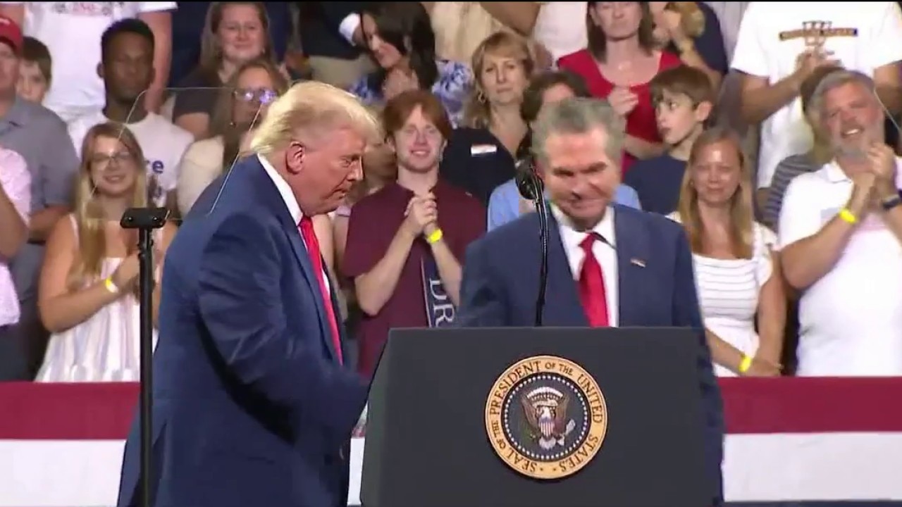 Trump announces $1,000 accounts at Cobb rally