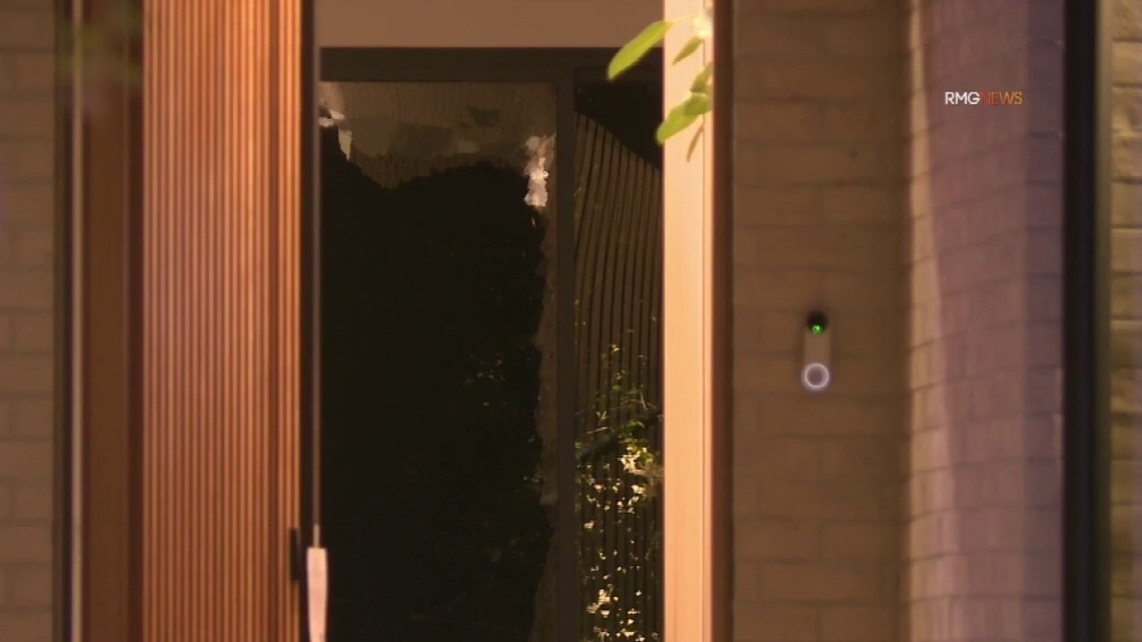 Studio City burglars steal $100,000 in valuables