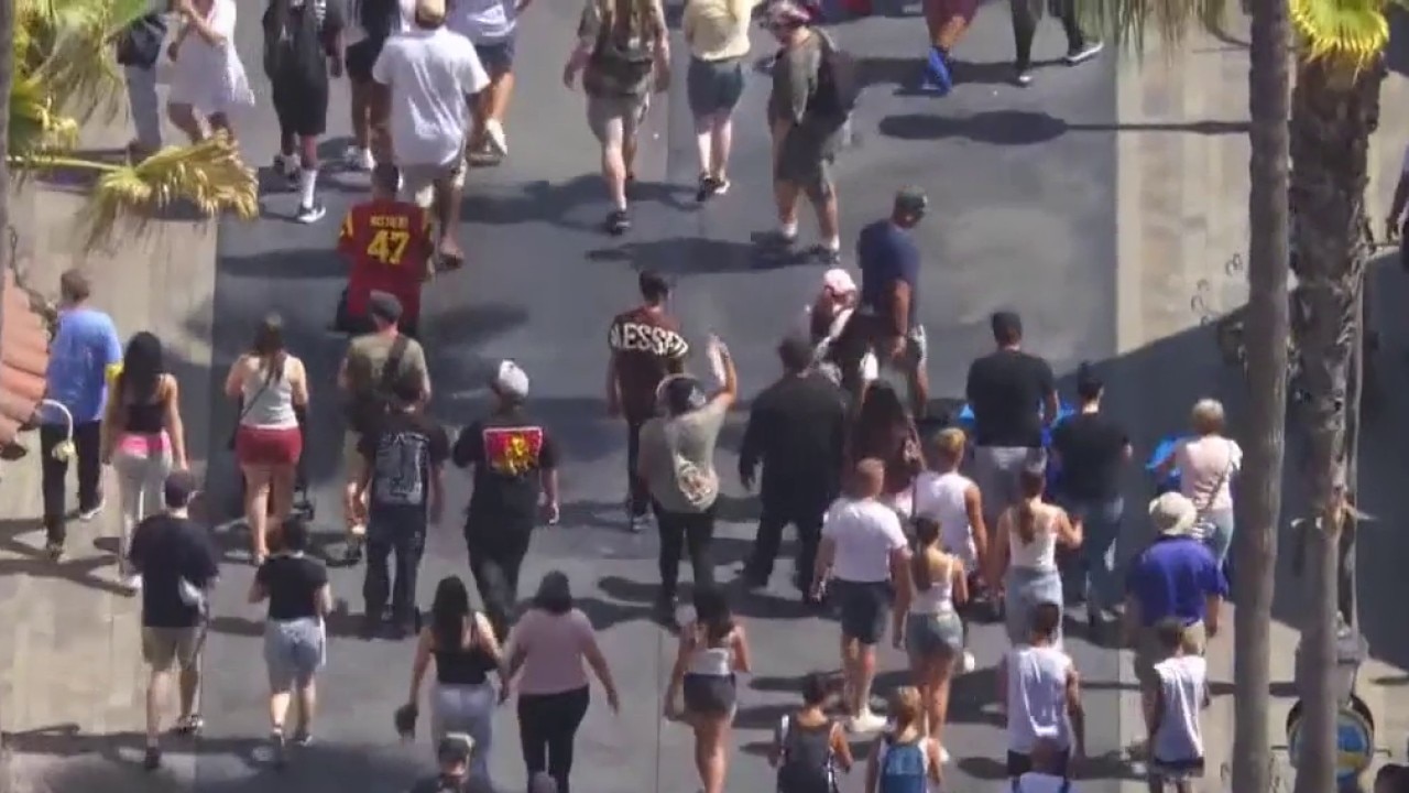 Measles warning at Universal Studios Hollywood