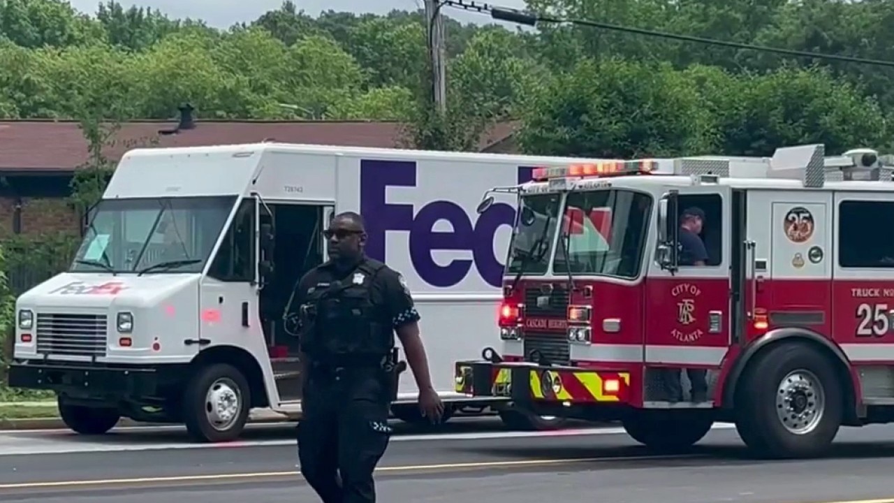 Bicyclist hit by FedEx truck in southwest Atlanta
