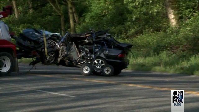 Carjacking suspect crashes into another car, leaving 2 dead