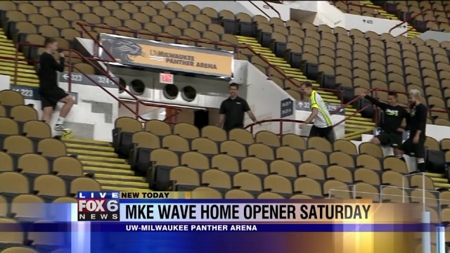 Carl puts his soccer skills to the test as he hangs with the MKE Wave