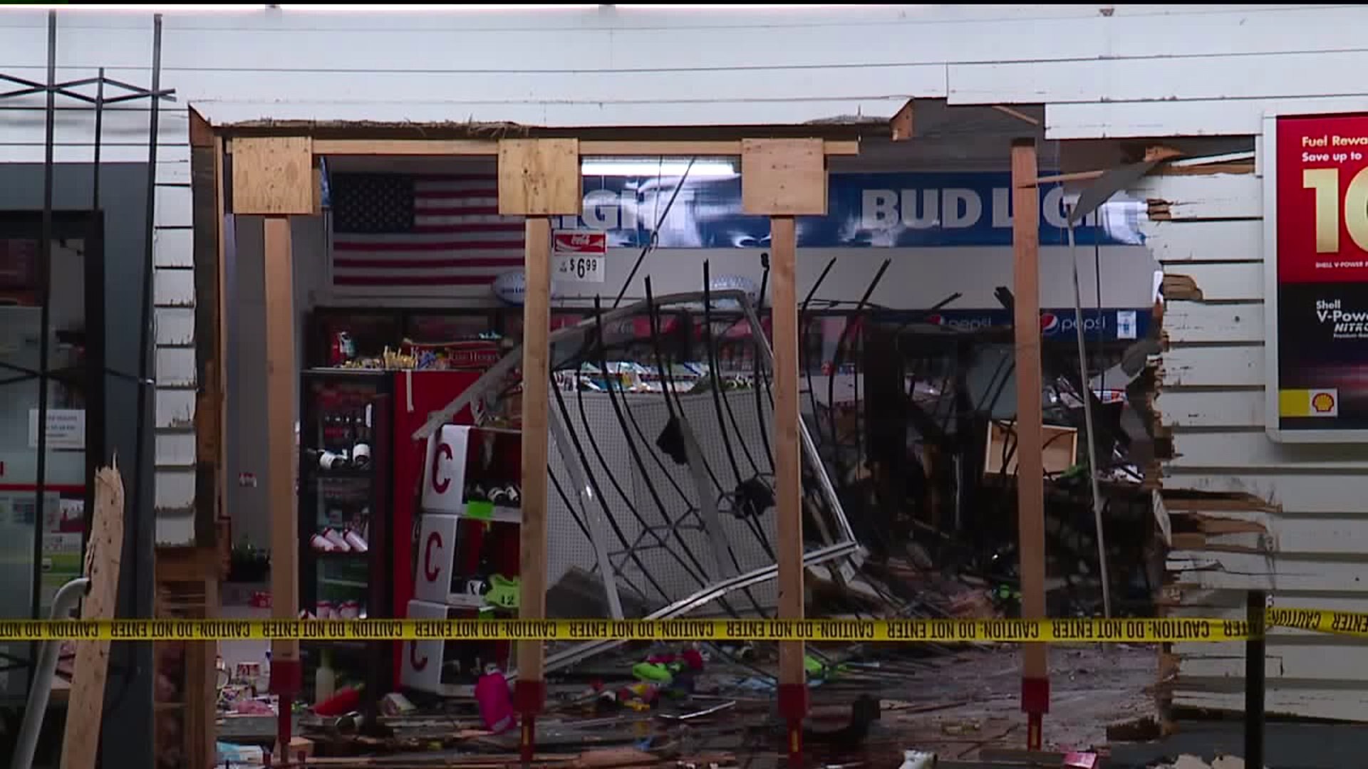 Car crashes into Redmond gas station