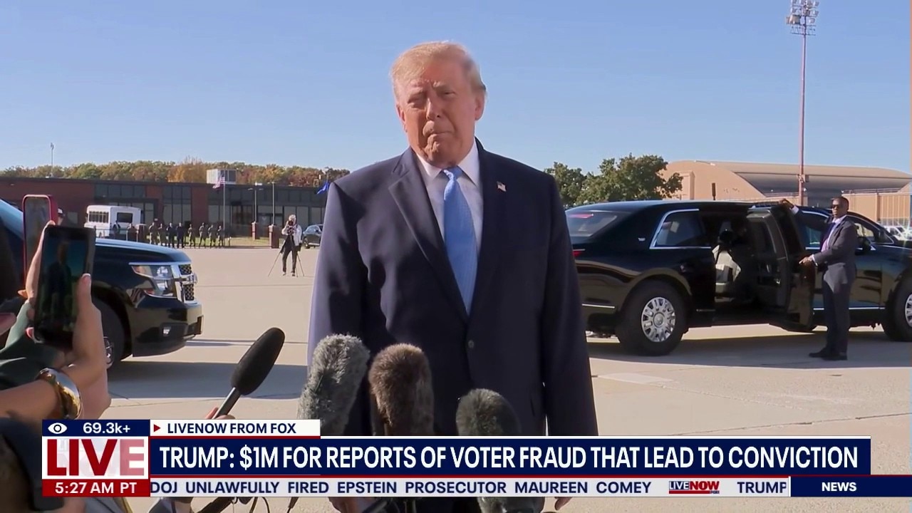 Trump offers $1M voter fraud reward & blasts Obama 