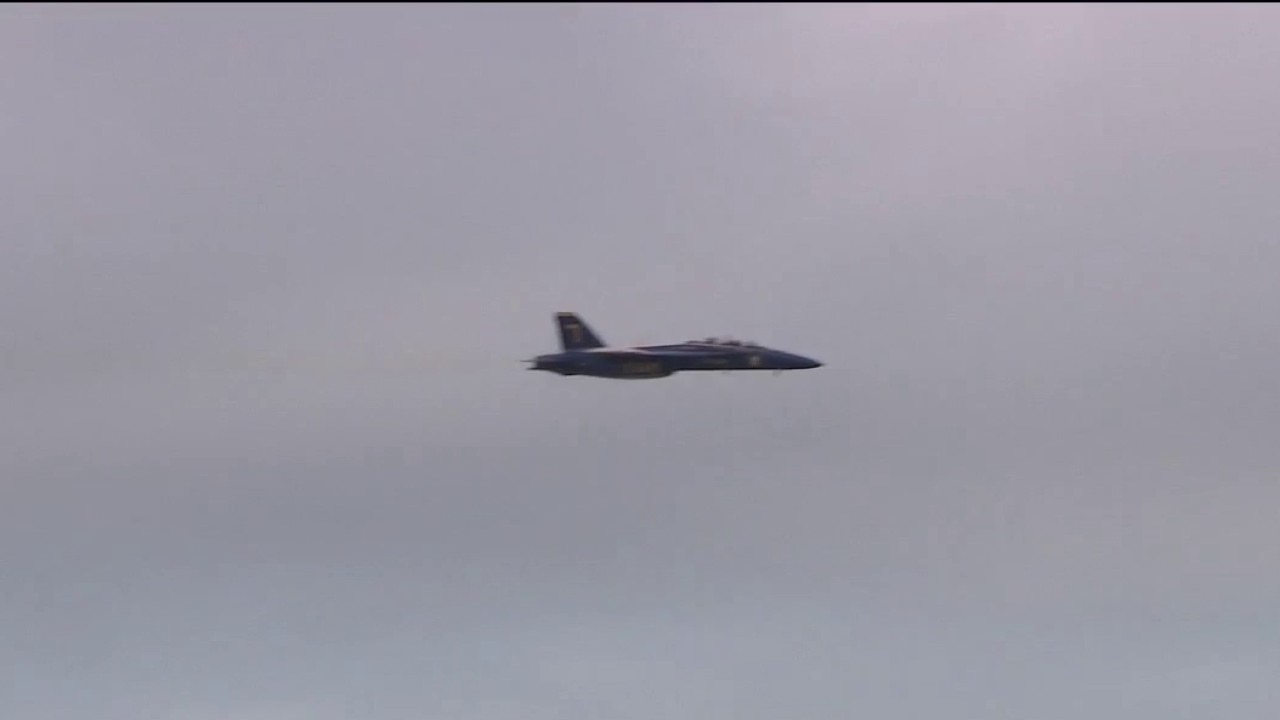 Blue Angels take to SF skies after fog delay 