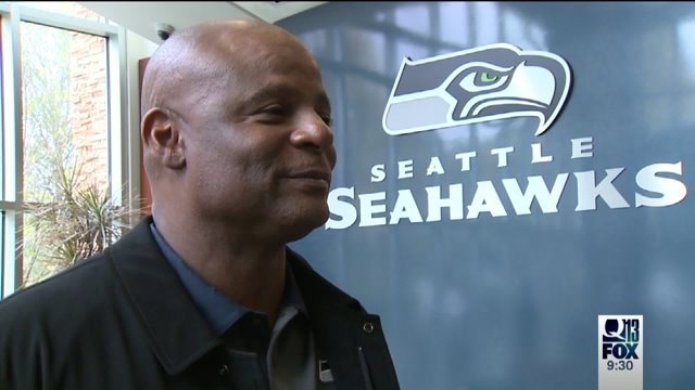 Warren Moon becomes victim of car prowler at the VMAC