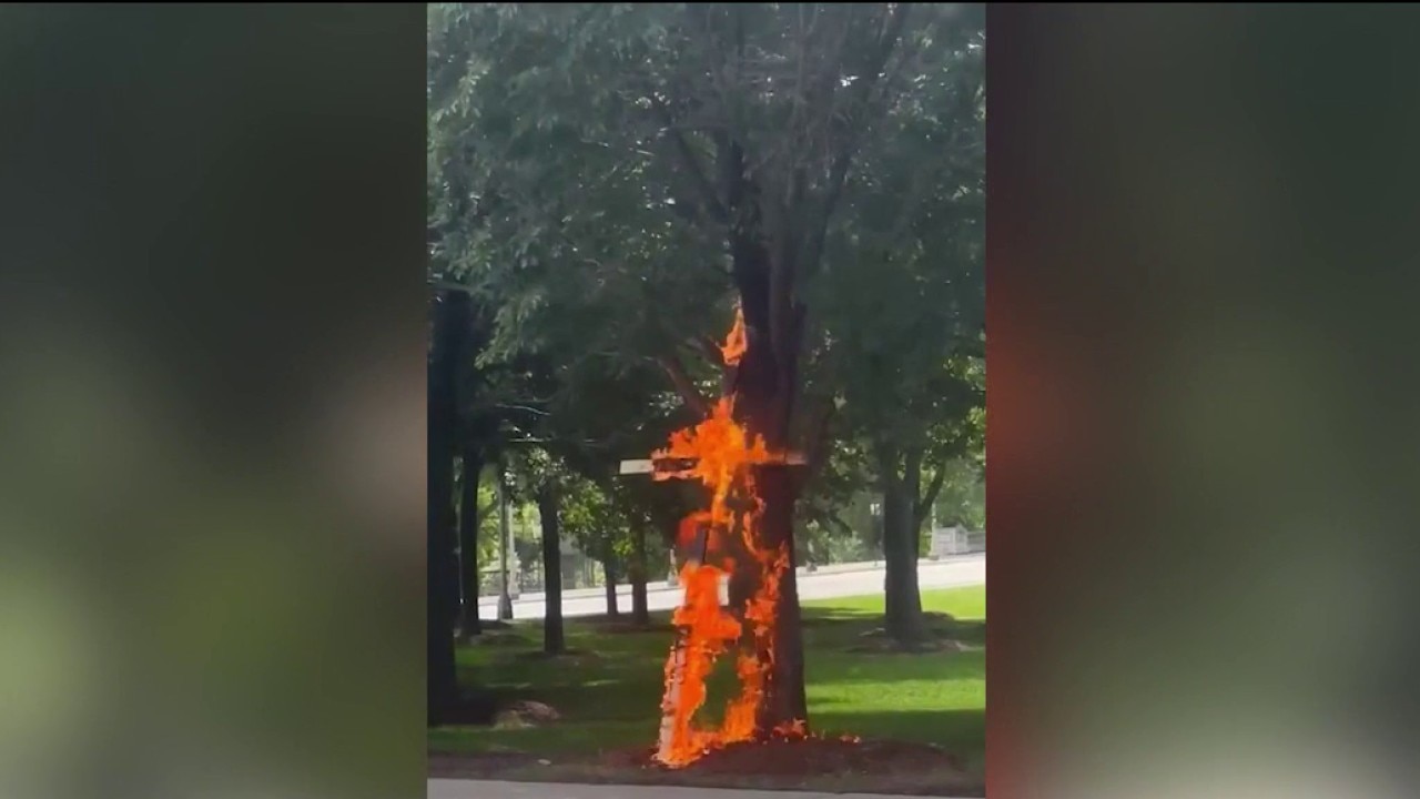 Chicago police investigating burning cross in Grant Park