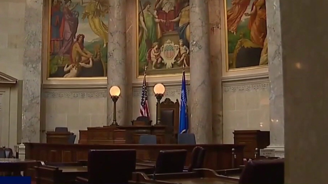 Budget debate, committee advances proposal