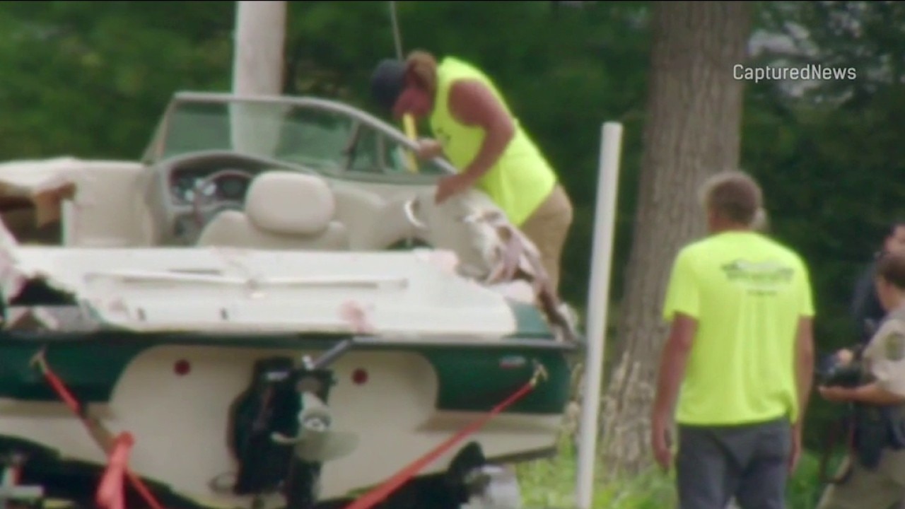 Chicago-area boat crash leaves 1 person killed, police say