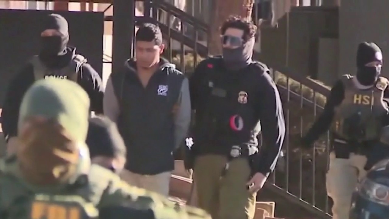 New ICE mask ban advances in state legislature