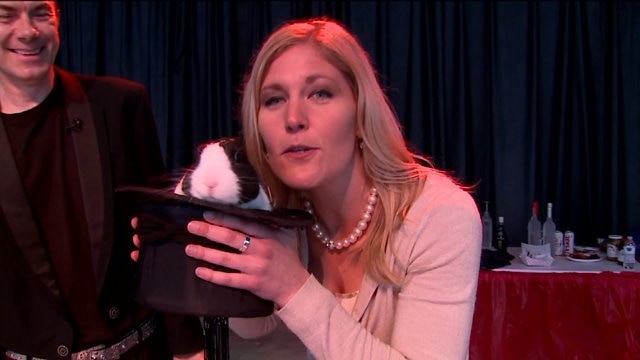 Laura learns some magic tricks as she previews Polish Fest