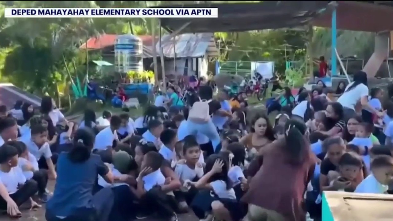 Massive earthquake hits the Philippines