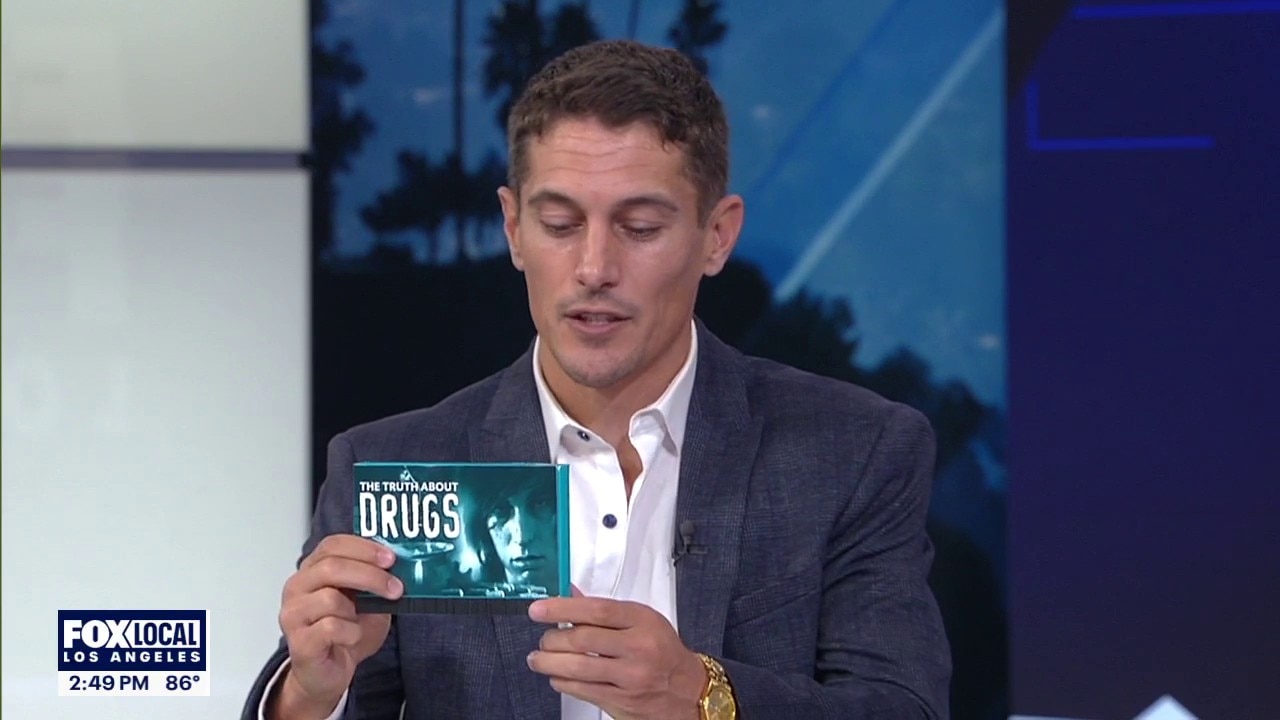 Former LA Galaxy player Bryan Jordan signs drug-free world pledge