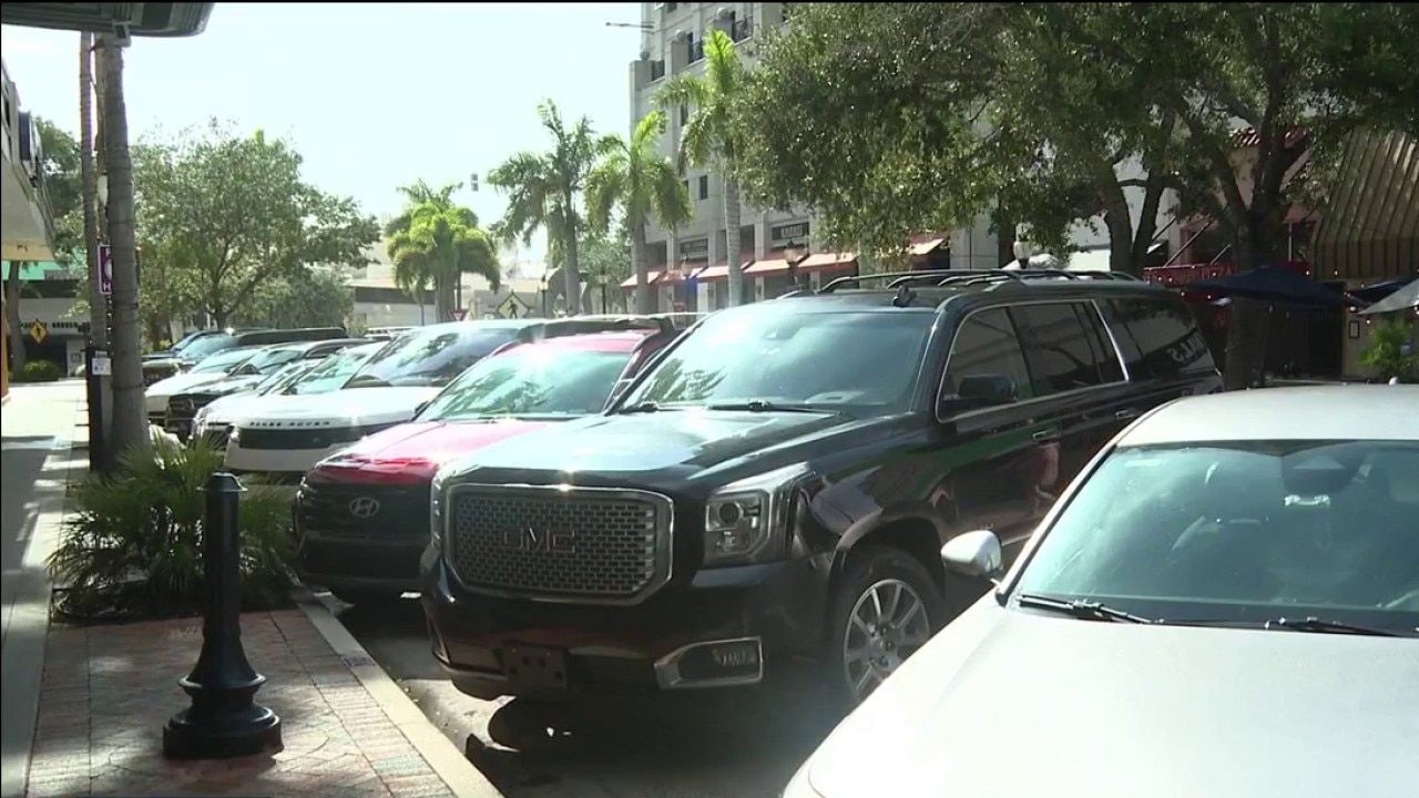 Sarasota reverses course on expanded paid parking hours