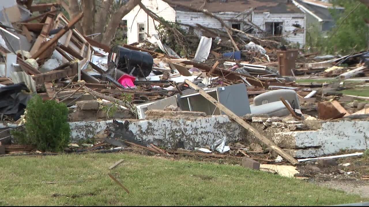 WI tornado: Homes destroyed, thousands without power