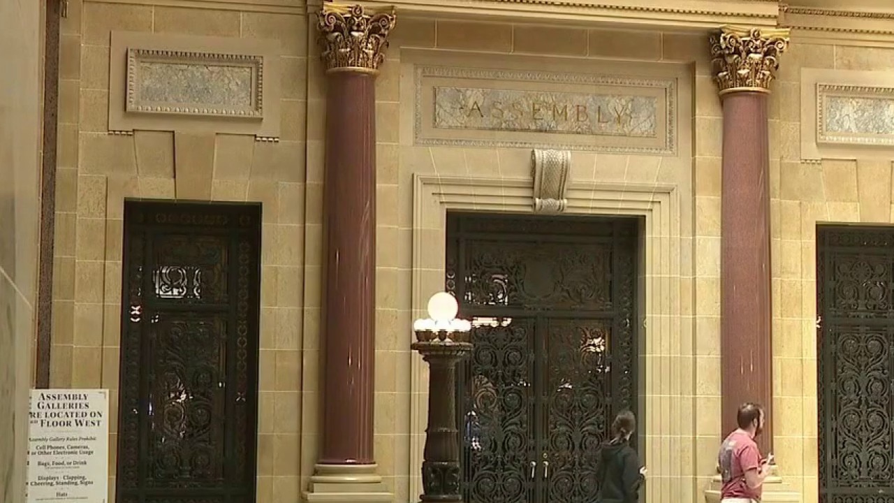 New poll: Wisconsin supports failed budget surplus bill
