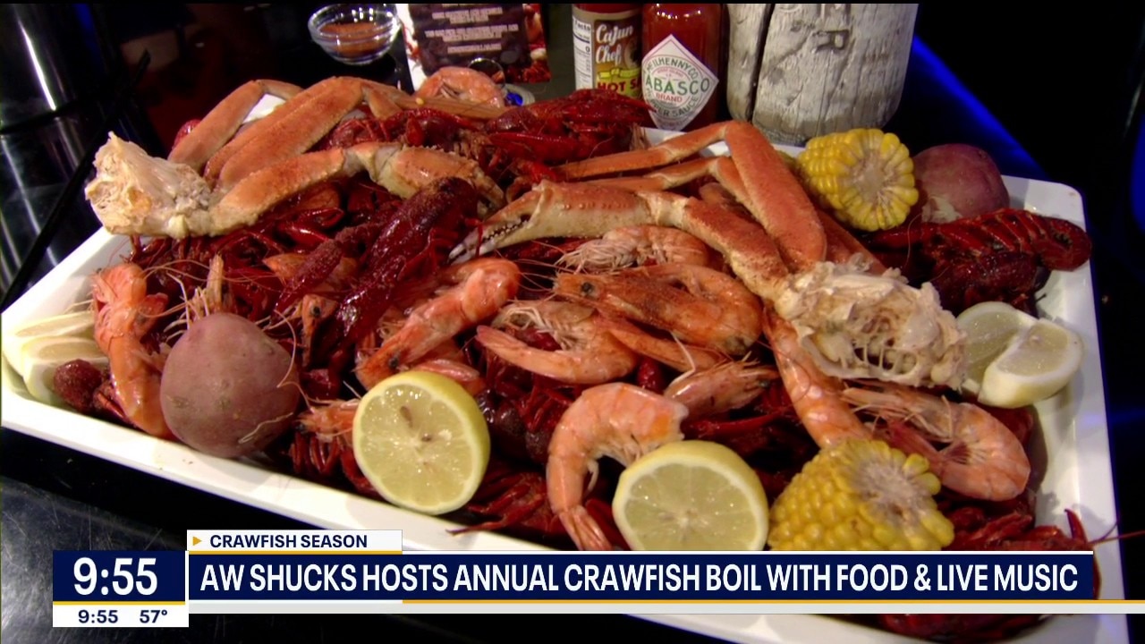 Aw Shucks hosts annual crawfish boil with live music