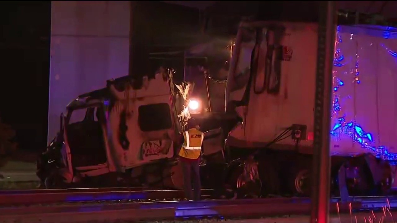 Train collision in SW Atlanta shuts down MARTA