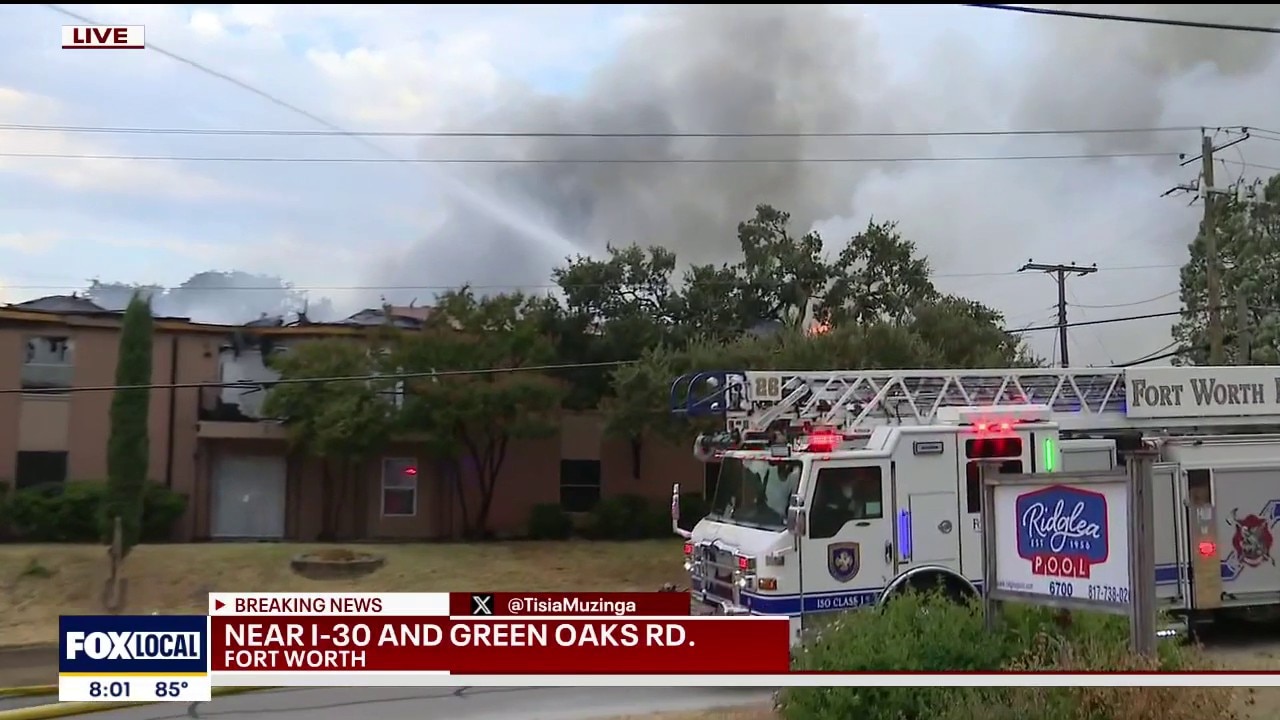 Large fire destroys Fort Worth apartments