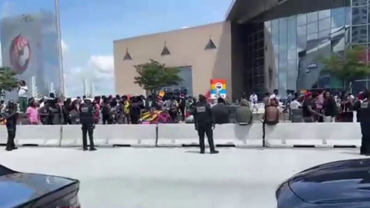 Crowds told to leave Atlanta Streamer University event