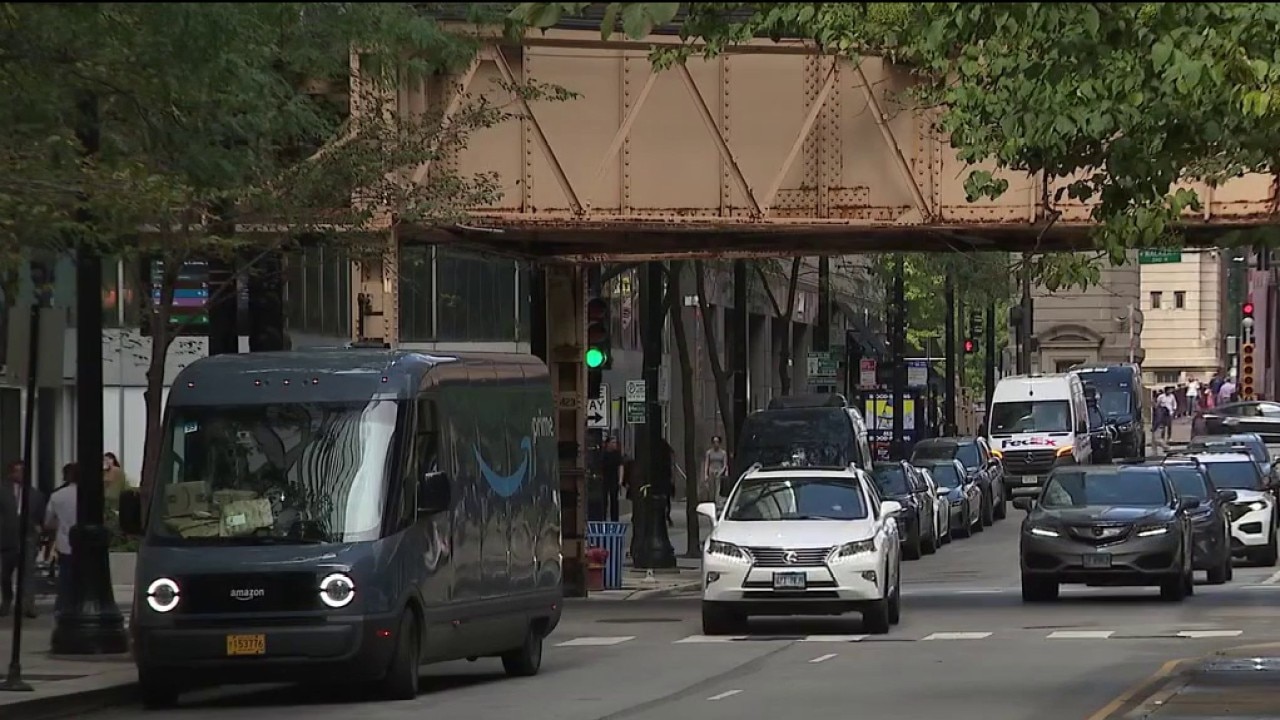 Amazon delivery could change in Chicago under proposed ordinance