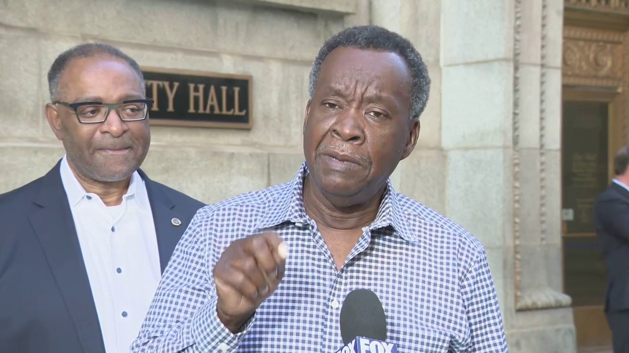 Willie Wilson calls for action to keep Bears in Chicago