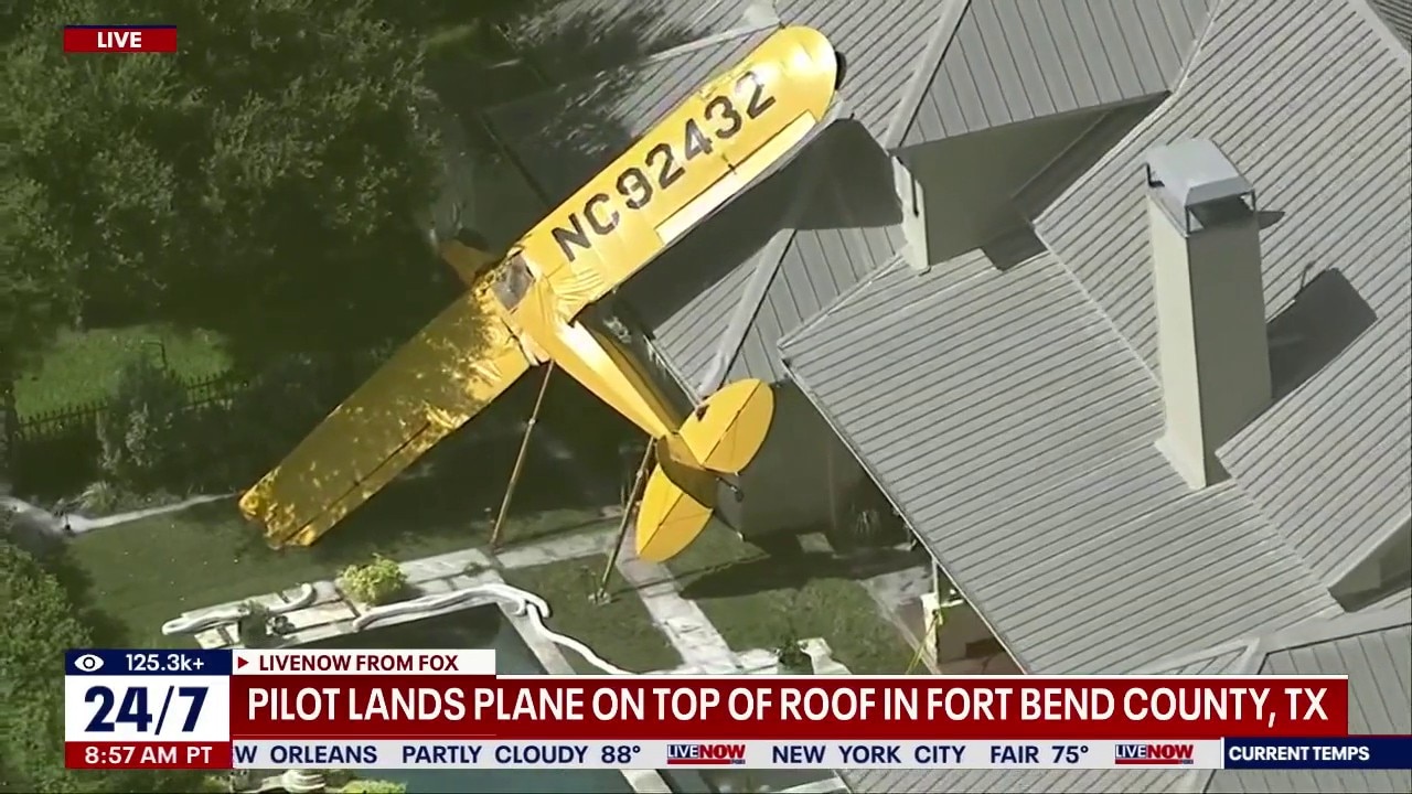 Pilot lands plane on top of roof in Fort Bend County, TX