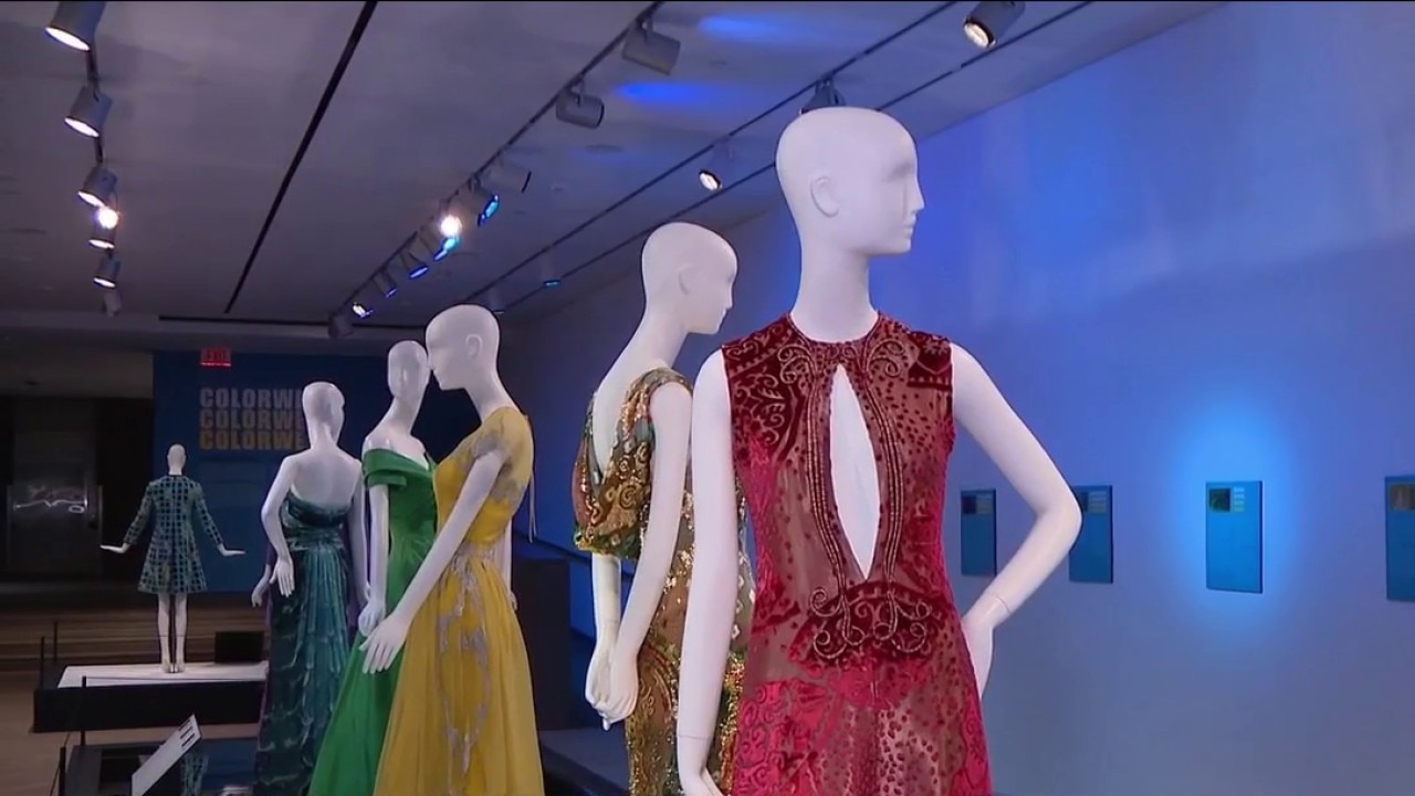 Phoenix Art Museum exhibit focuses on fashion