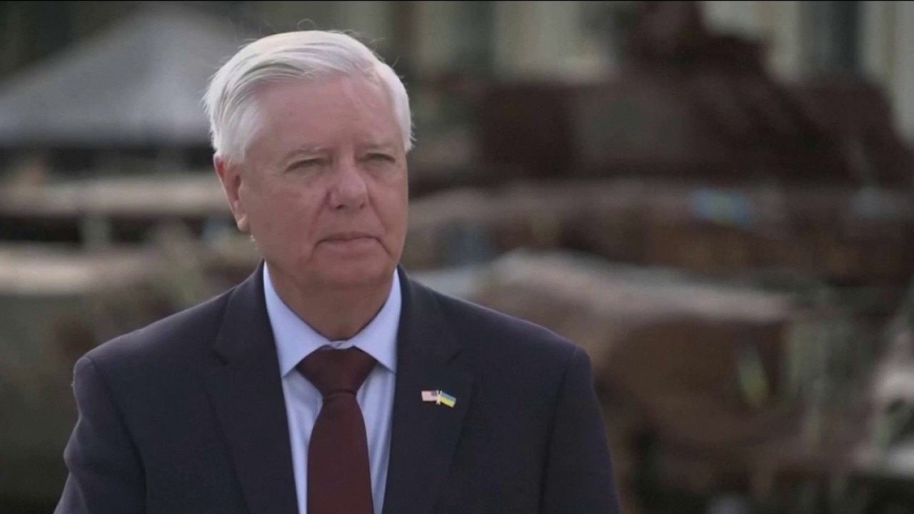 Tributes pour in for Sen. Lindsey Graham