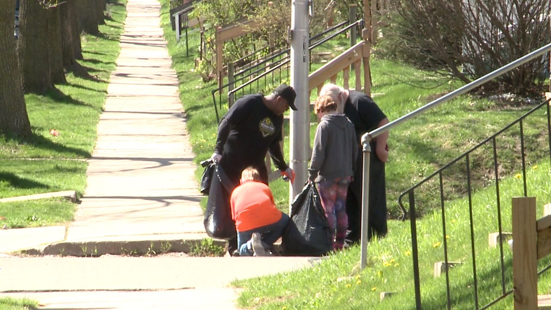 Sherman Park cleans up on Earth Day