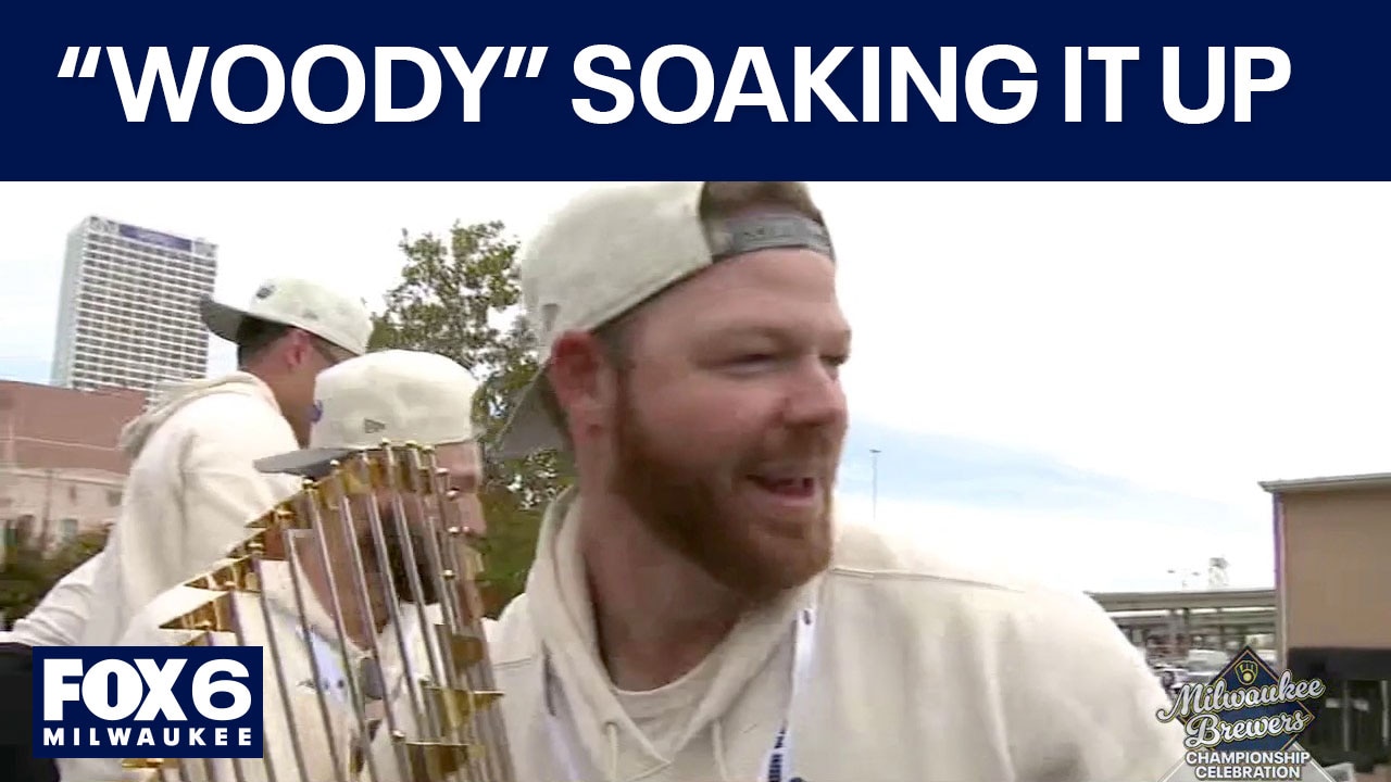 Brewers Championship Parade: Brandon Woodruff reacts to crowd