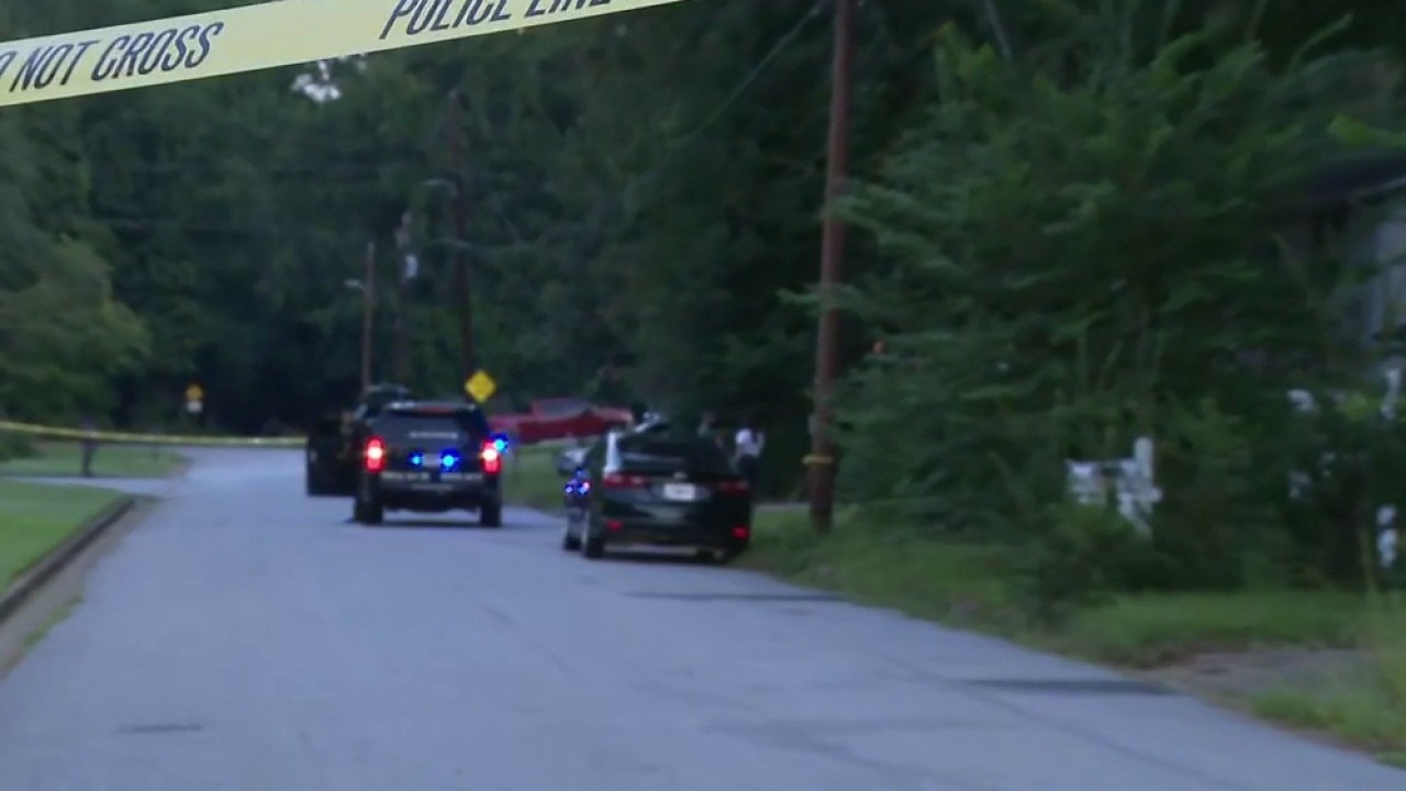 Body found in driveway in DeKalb County, investigation underway