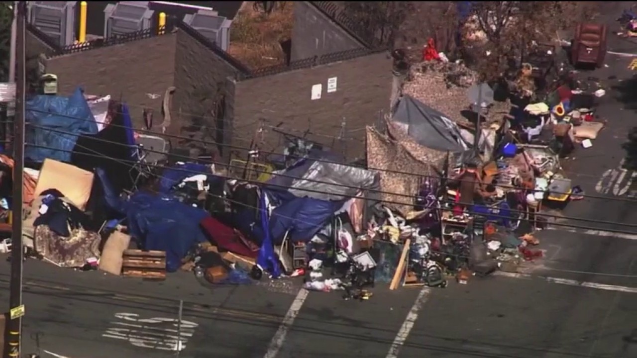 Berkeley starts clearing homeless camp after deadly leptospirosis outbreak 