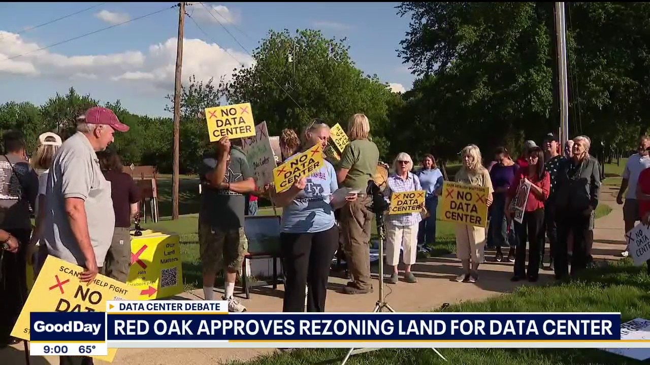 Red Oak approves rezoning land for data center