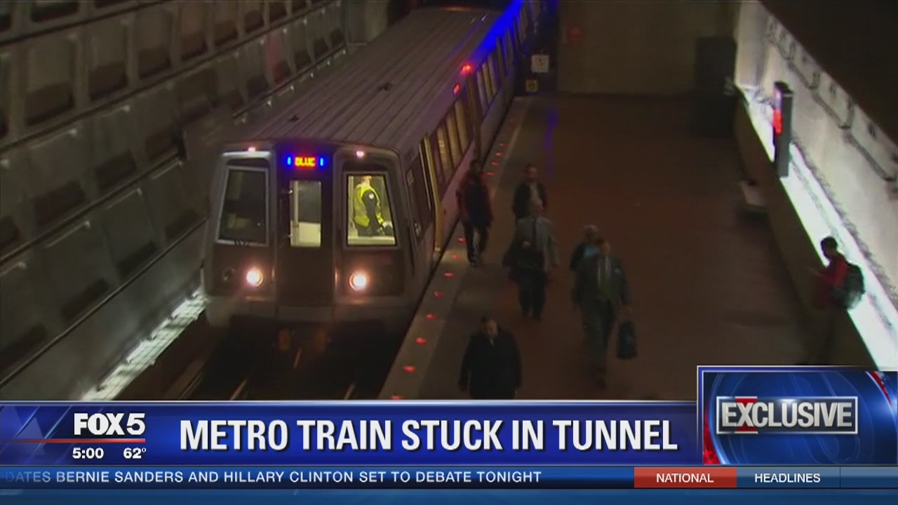 Metro train gets stuck in tunnel near Rosslyn