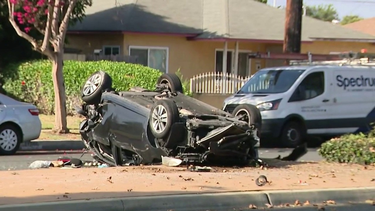 1 dead in street racing crash in Norwalk