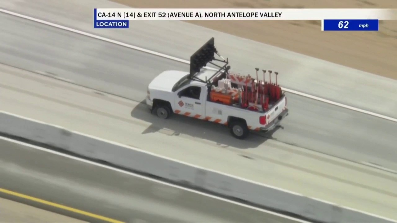 Pursuit suspect drives on rims 