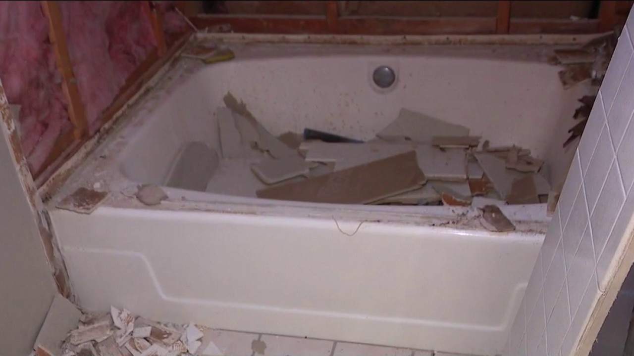 Community surprises AZ vet with remodel project