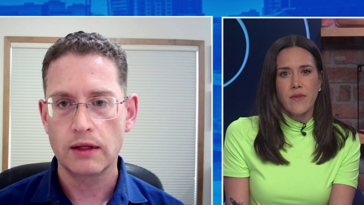 "Doomscrolling" linked to anxiety and memory loss